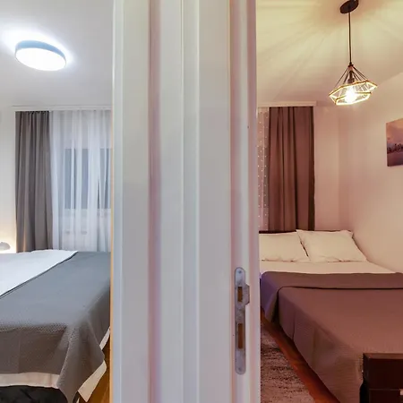 Six - Free Parking Apartment *