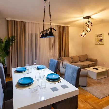 Six - Free Parking Apartment Belgrade